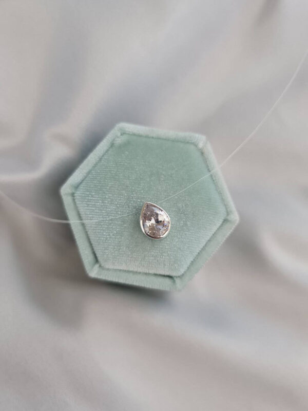 Pear-shaped Floating Necklace