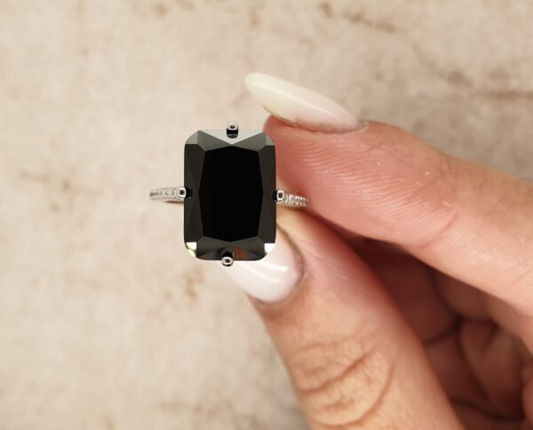 Scarlet Ring - Image 2
