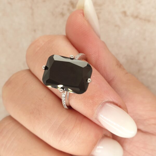 Scarlet Ring