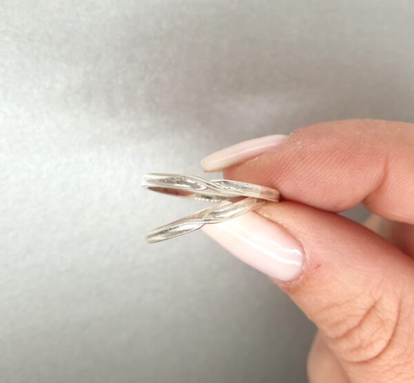 Single Twist Ring