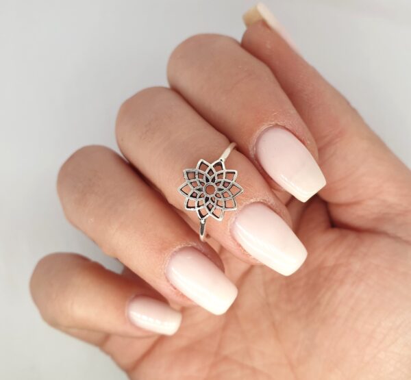 Avery Ring