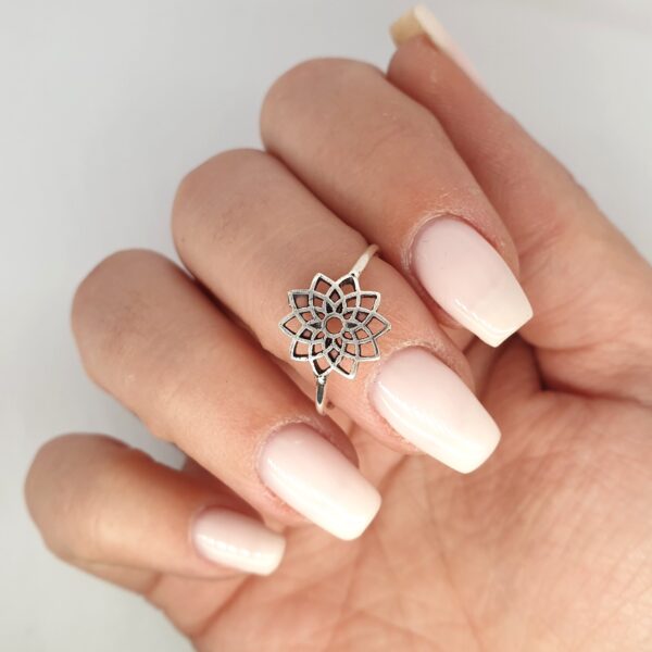 Avery Ring