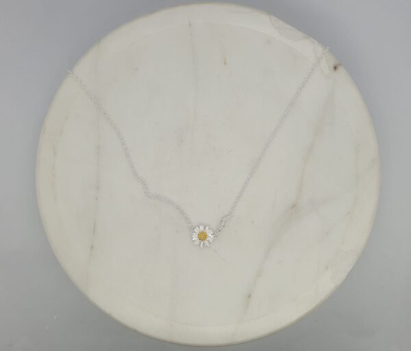 Daisy Necklace