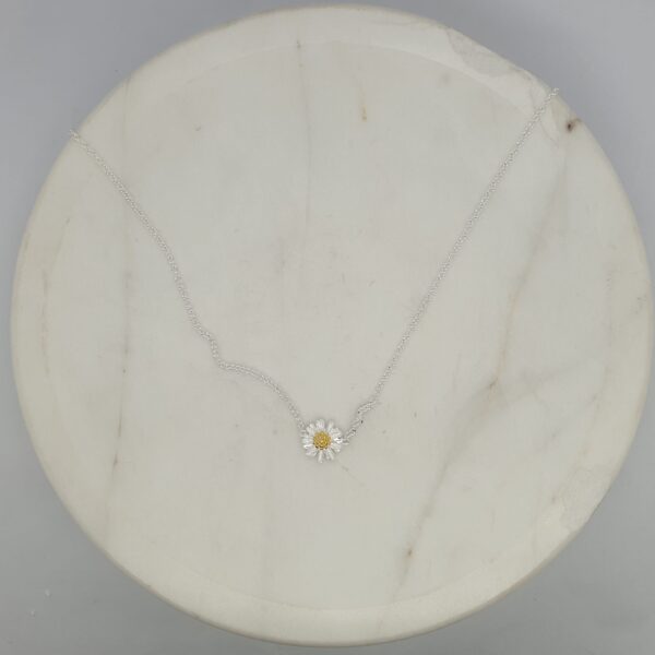 Daisy Necklace