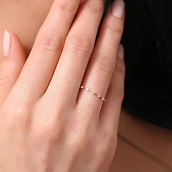 The Timeless Moissanite Ring 1