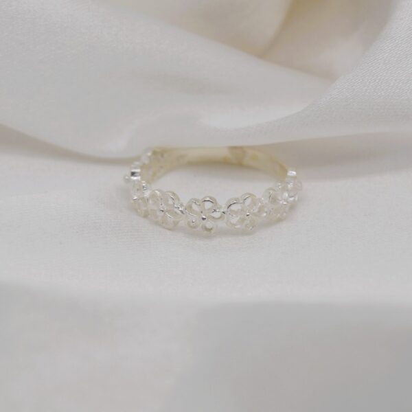 Cut-out Daisy Ring