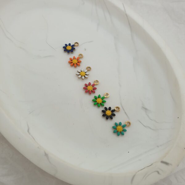 Colorful Small Daisy