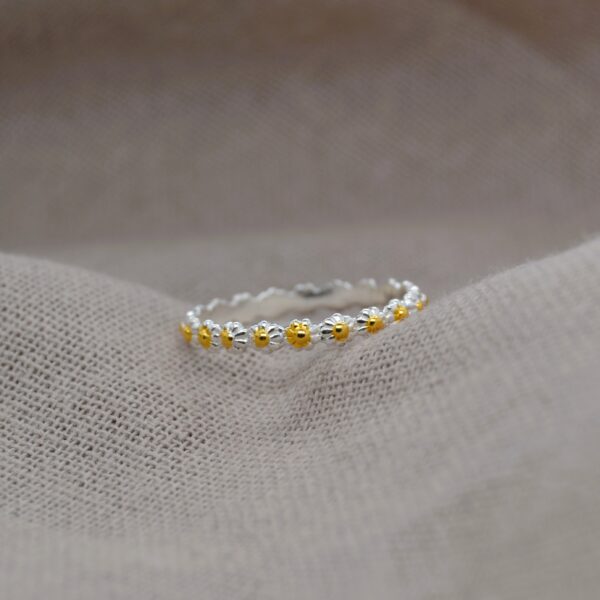 Small Daisy Ring