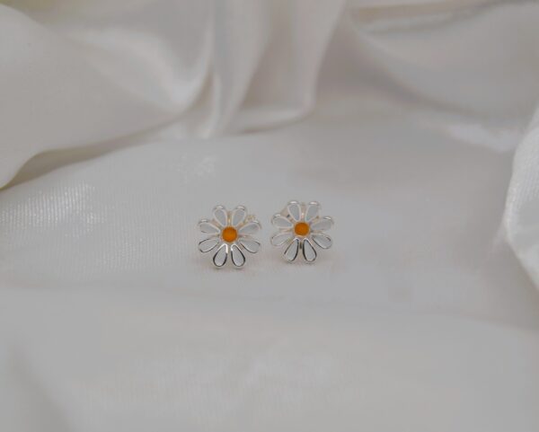 Daisy Stud Earrings