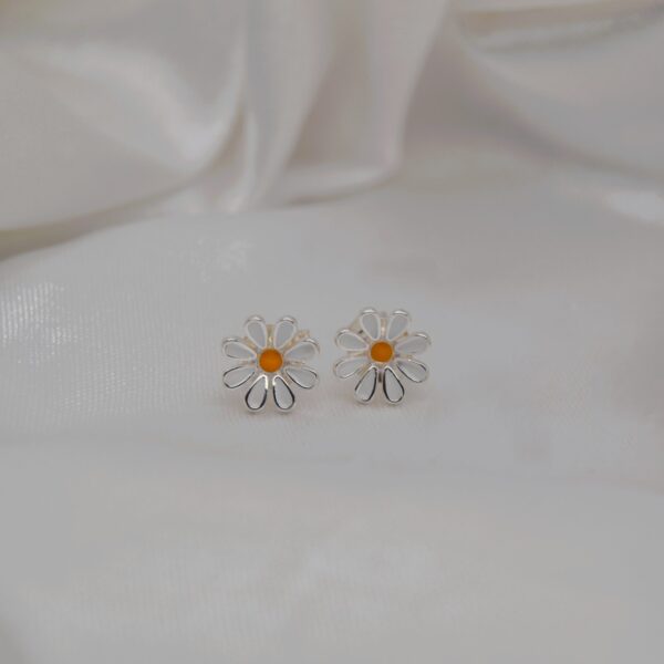 Daisy Stud Earrings
