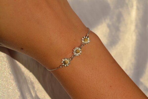 Triple Daisy Bracelet