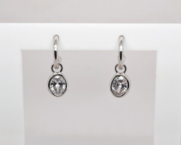 Bezel Oval Hanging Earrings