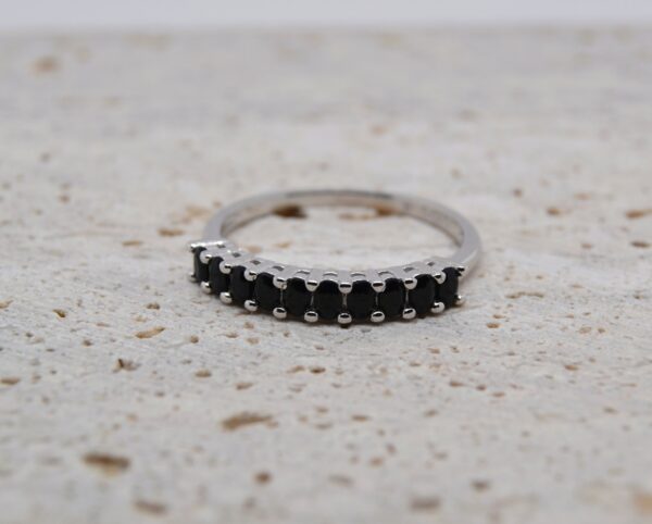 Black Oval Ring