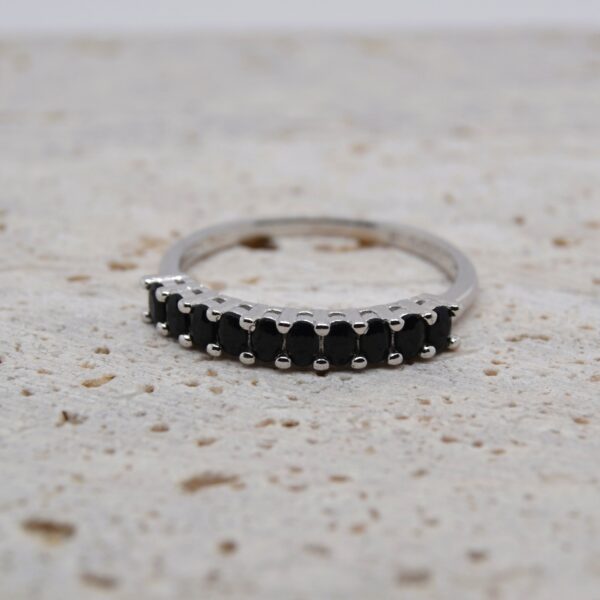 Black Oval Ring