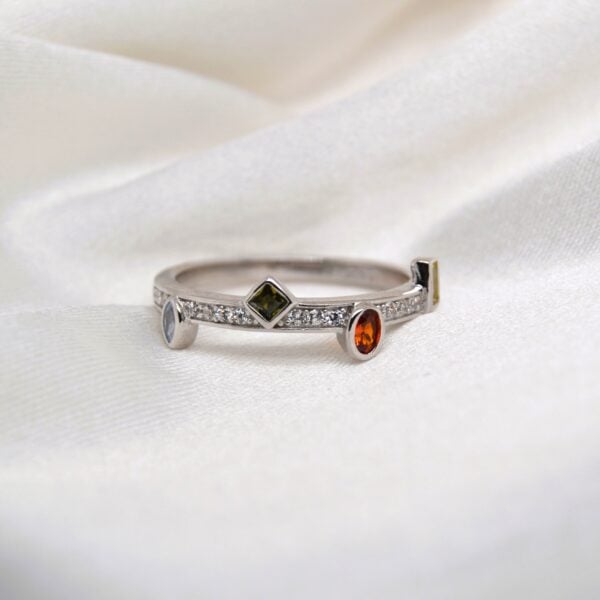 Dainty Scattered Color Ring