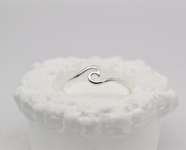 Dainty Wave Silver Ring