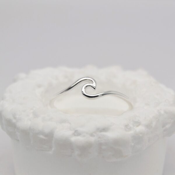 Dainty Wave Silver Ring