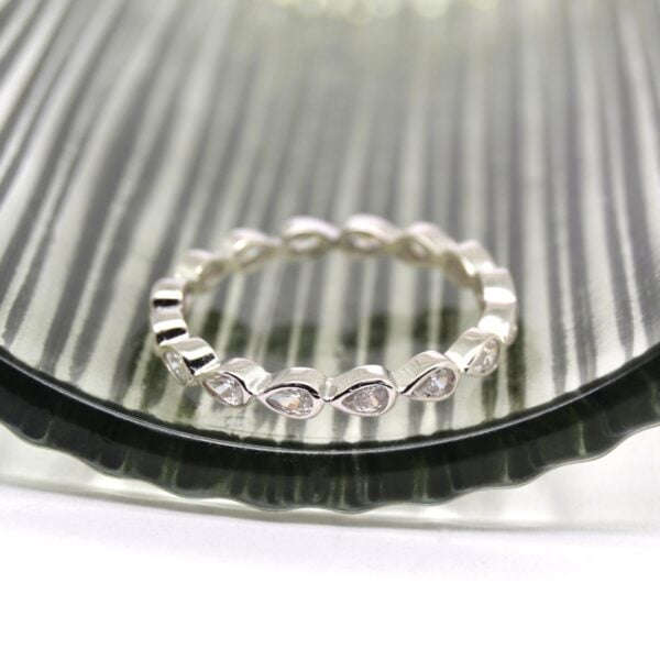Pear Silver Band